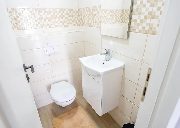 Oasis 300 Meters From The - By Ta Leut Agency פריבלאקה